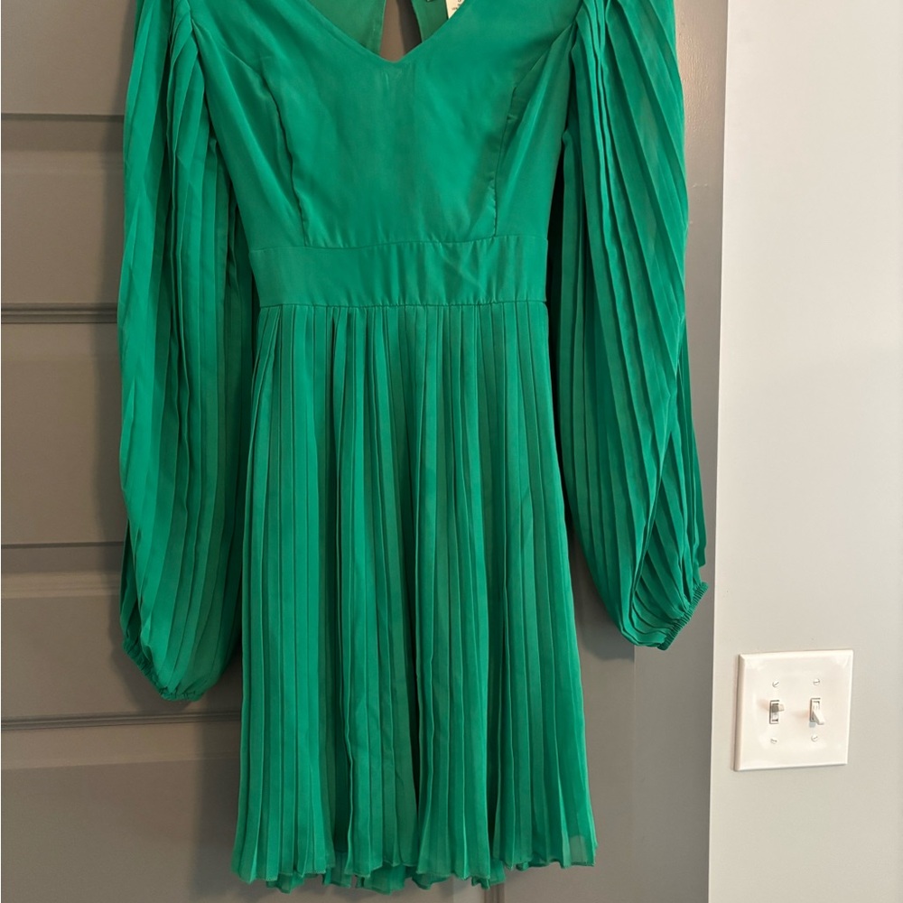 Jessica Simpson Green V-Neck Bishop Sleeve Dress